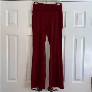 Halara High Waist Pocket Flare Pants Leggings Yoga Pants Red Womens size L NWT